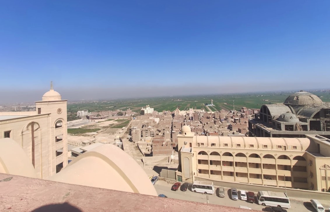 دير العذراء مريم بجبل أسيوط من معالم أسيوط السياحية