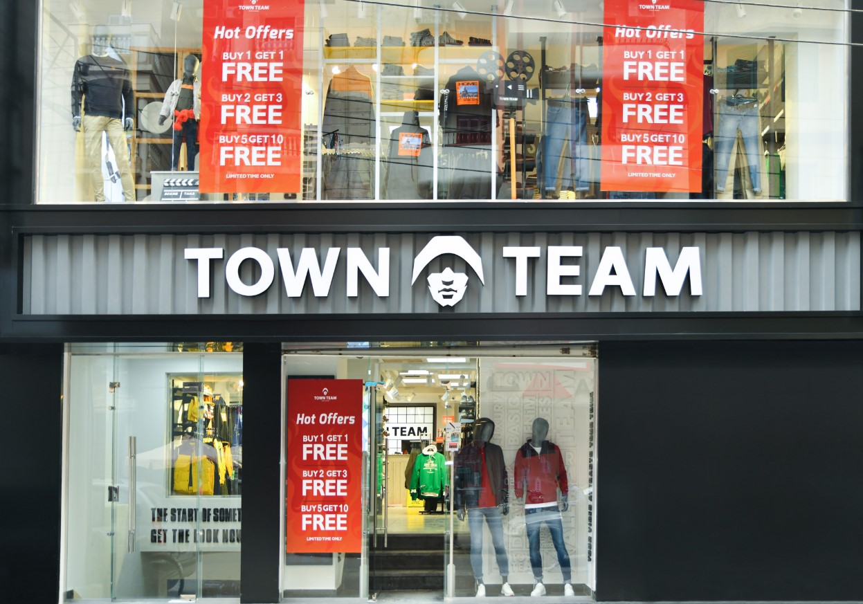 تاون تيم أسيوط من محل ملابس في أسيوط