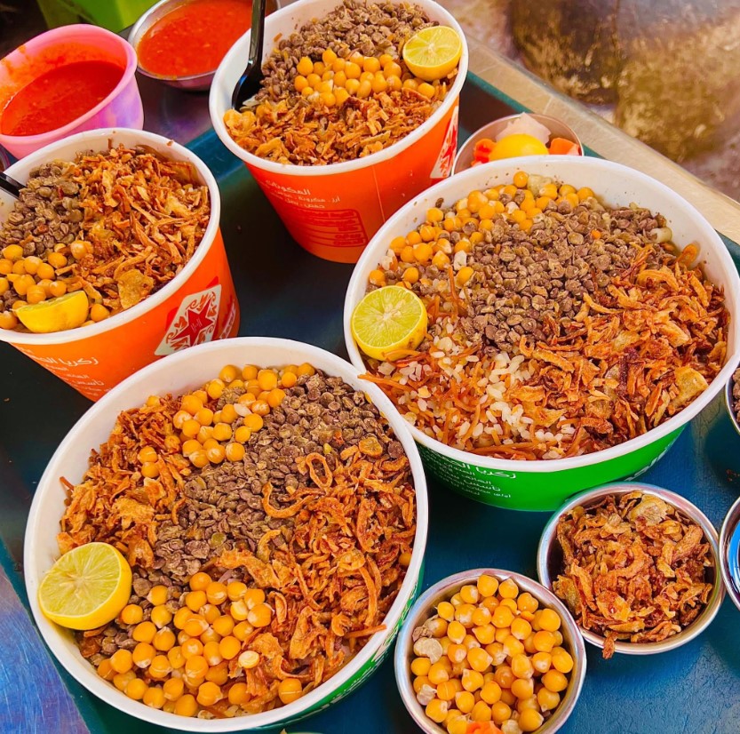 كشري الحمصاني من أرخص المطاعم في أسيوط