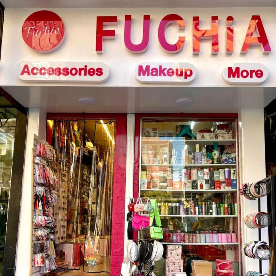 فوشيا النميس من محلات اكسسوارات أسيوط