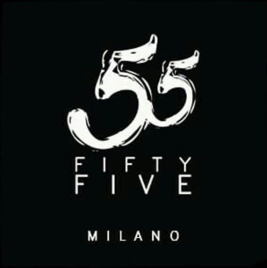 فيفتي فايف من محلات أحذية في أسيوط